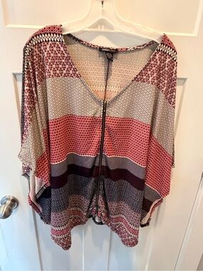 Robert Louis Small Geometric Print Zip Front Blouse Kimono Sleeve Top